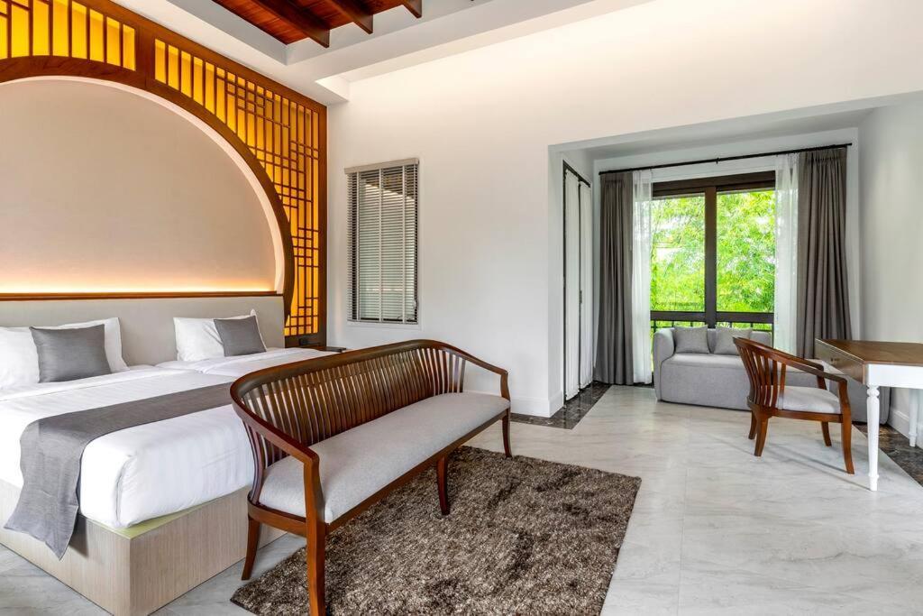 Sclass 2 Luxe Pools & Breakfast , Area Villa