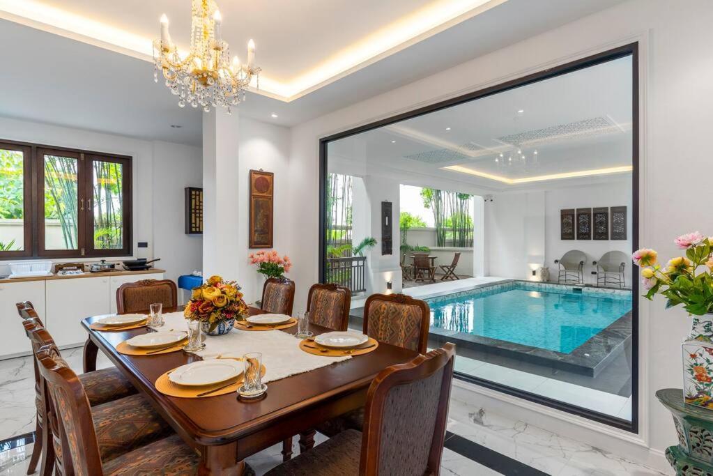 Sclass 2 Luxe Pools & Breakfast , Area Villa