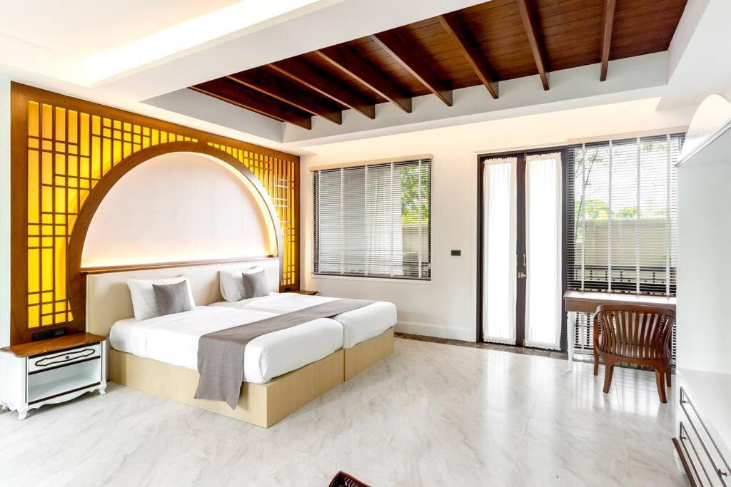 Sclass 2 Luxe Pools & Breakfast , Area *
