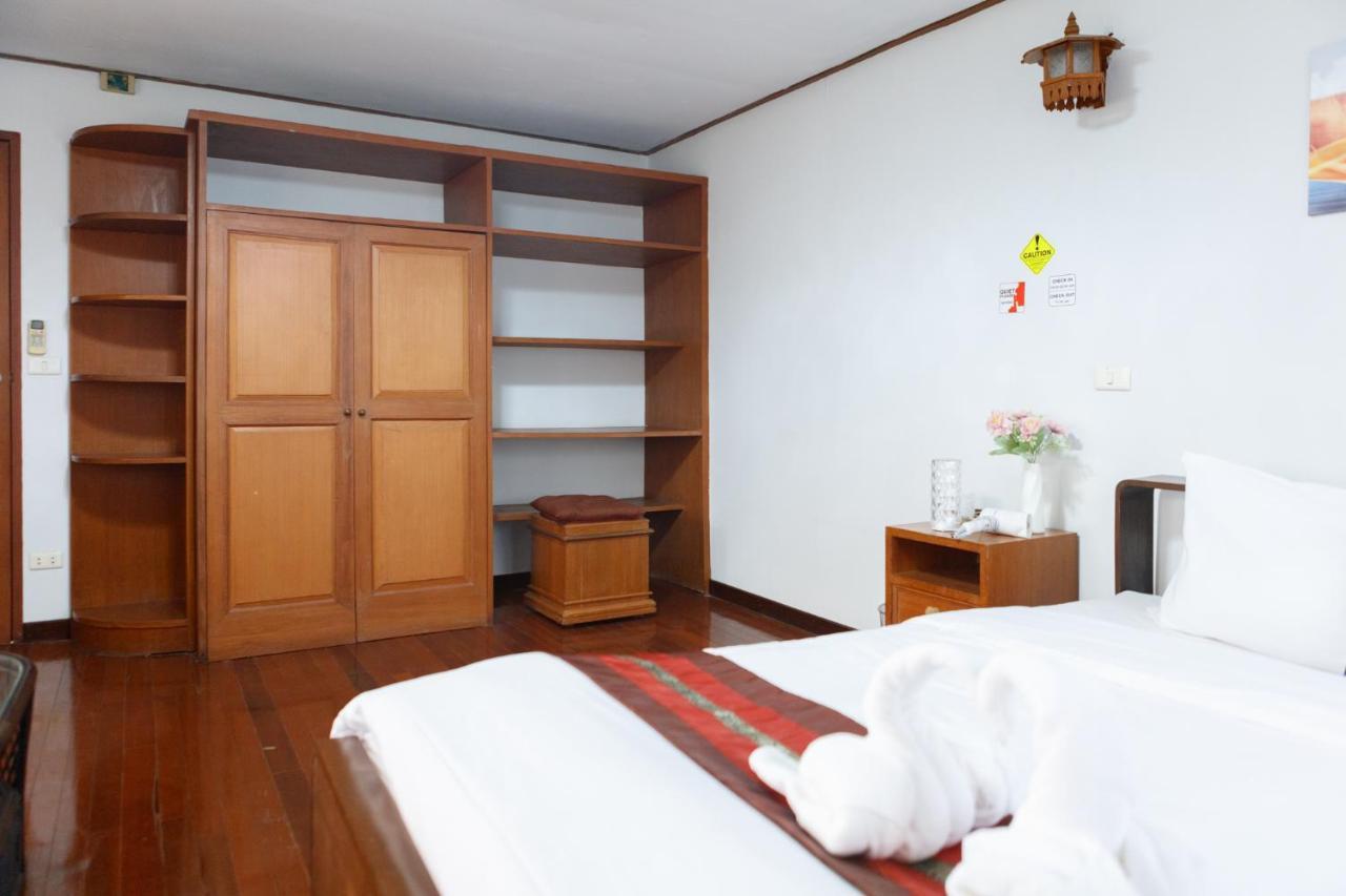 Lanaro House *