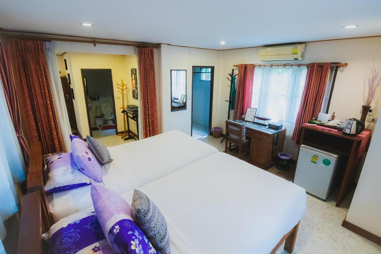 Joy's House & Tour Bed & Breakfast Chiang Mai