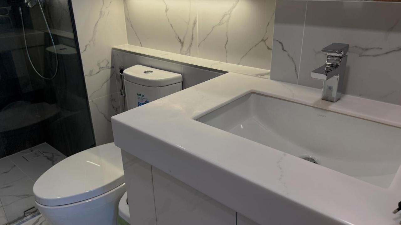 Luxury New Perfect Pool Gym Condo1 Br Apartment *