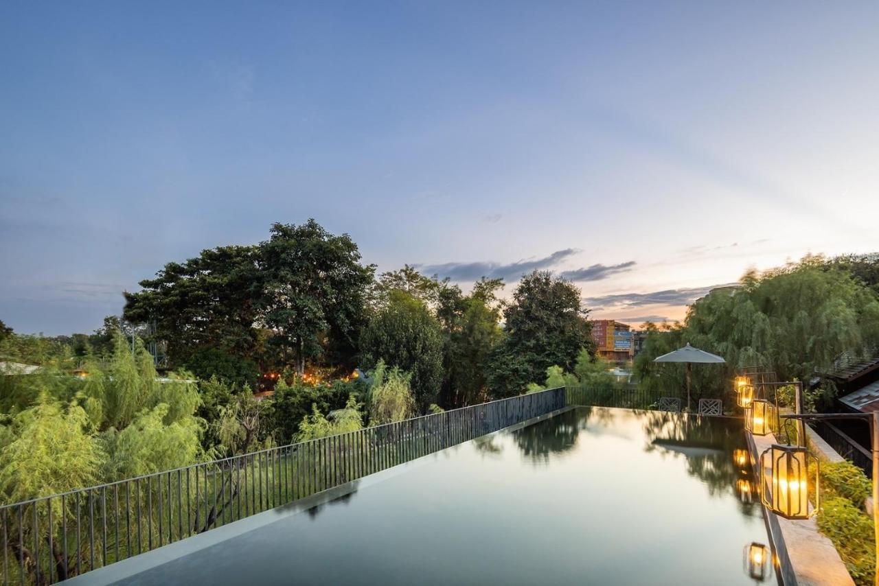Ping Silhouette Hotel 4*