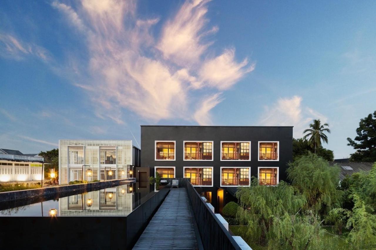 Ping Silhouette Hotel