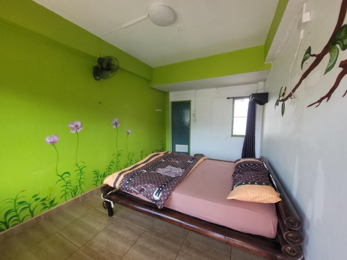 Guest house Psiloceye Weed Bar Restaurant & Chiang Mai