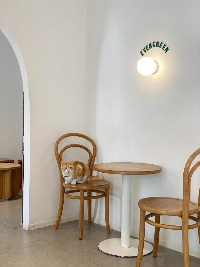 Evergreen Cafe And Hotel 3*