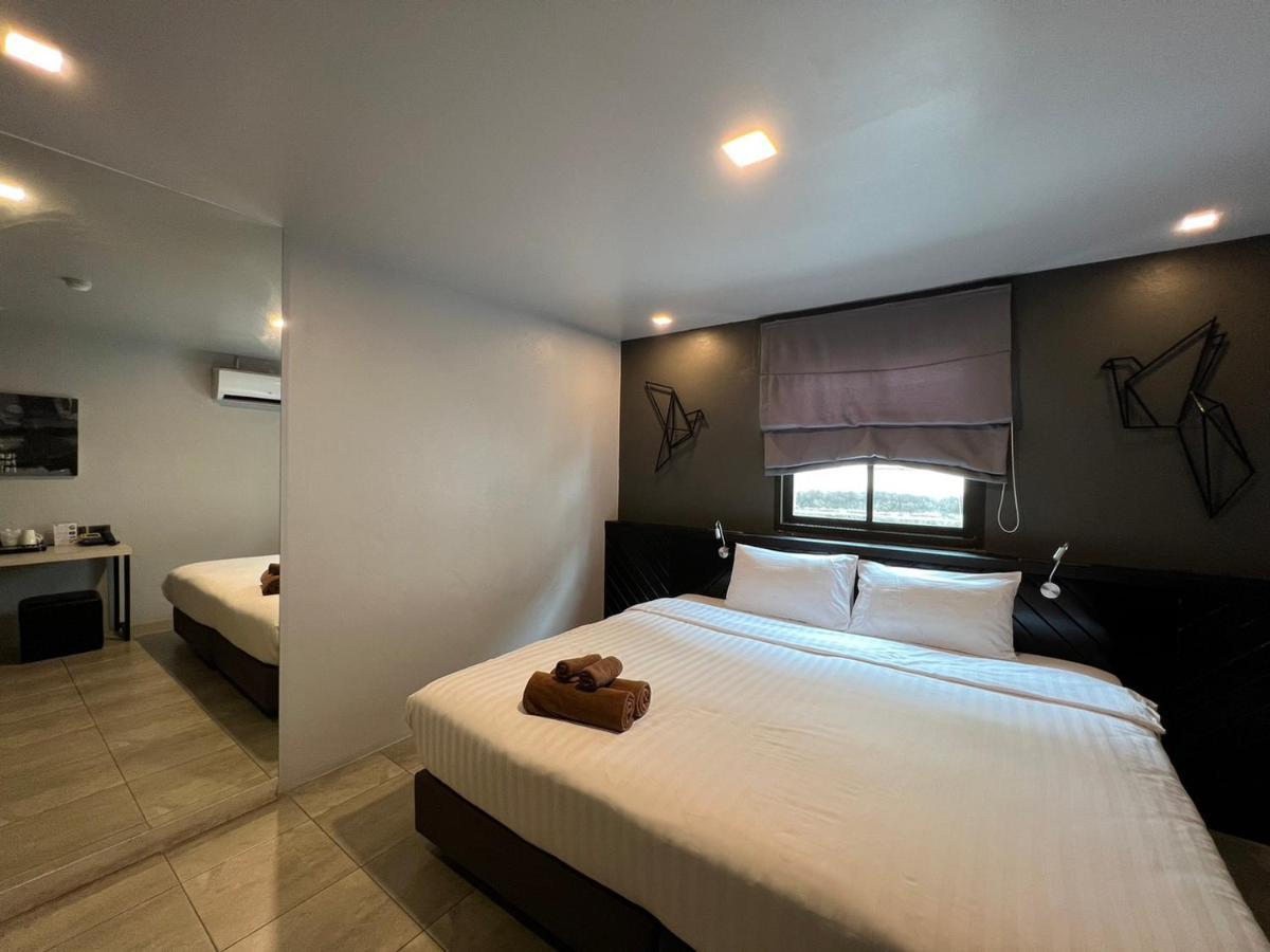 Hotel We Terminal 4*