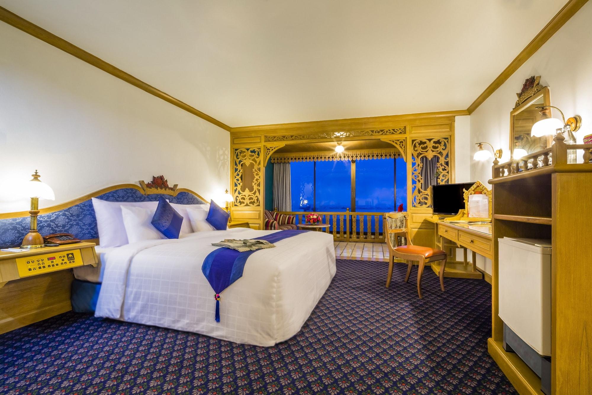 Lotus Pang Suan Kaew Hotel 4*