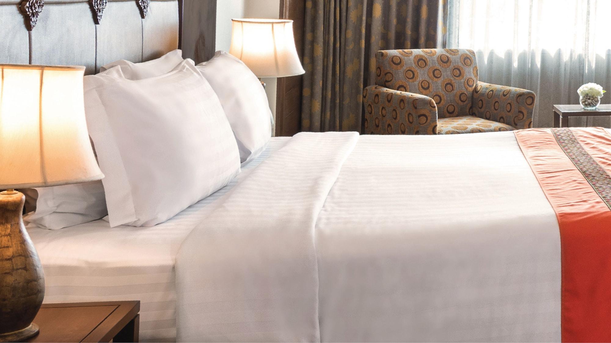 Movenpick Suriwongse Hotel