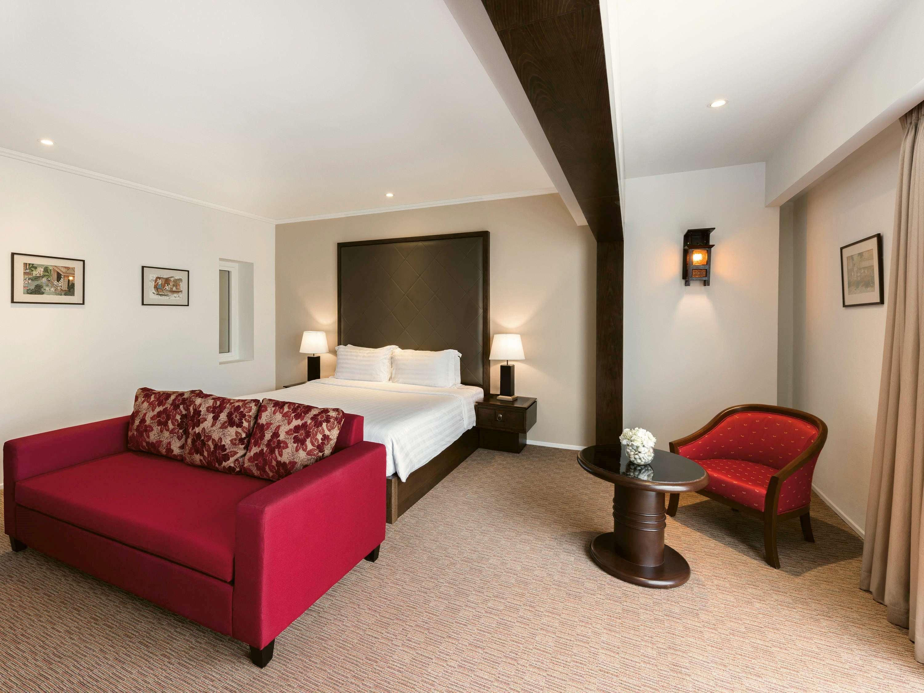 Hotel Movenpick Suriwongse 4*