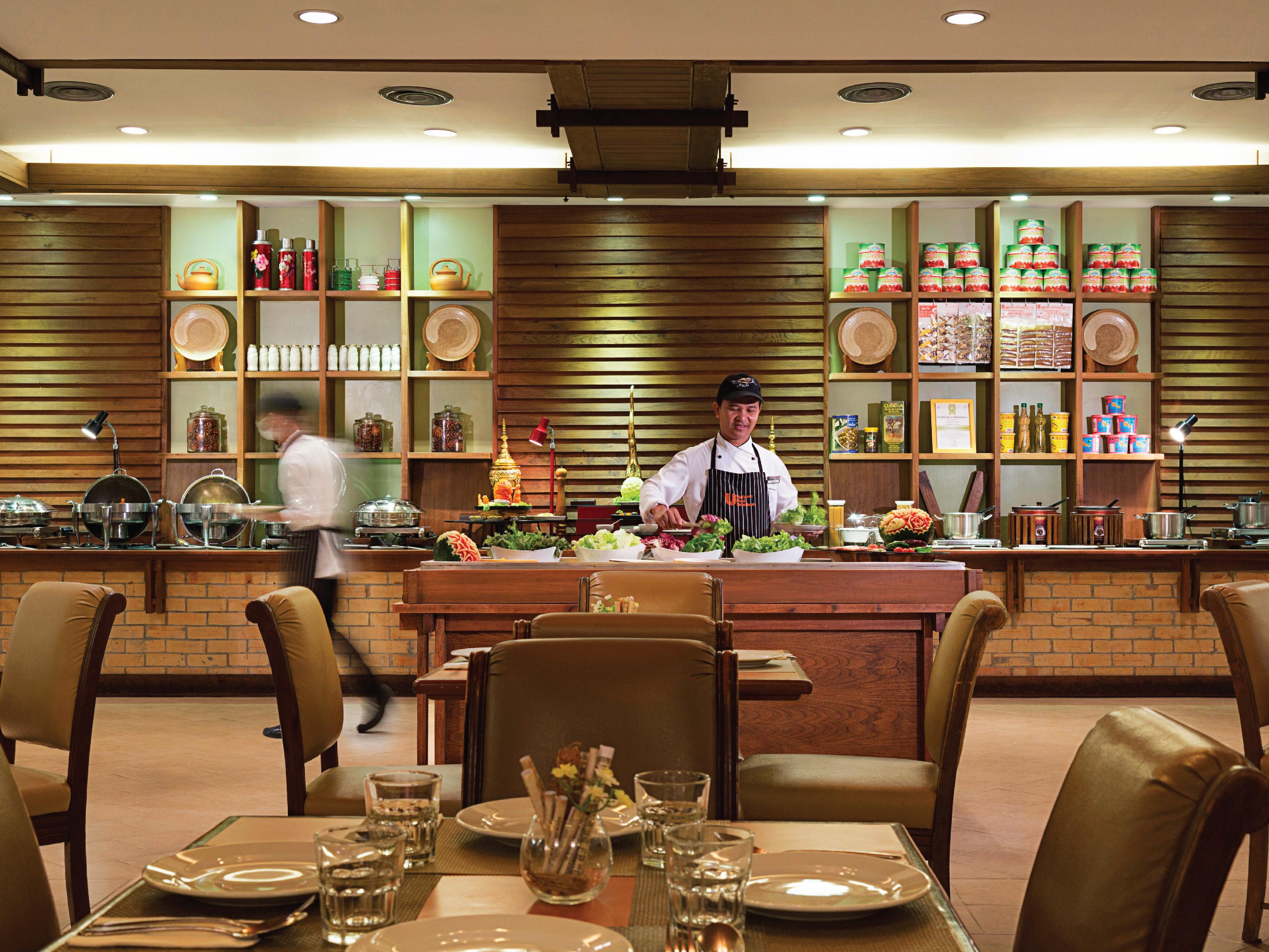 Hotel Movenpick Suriwongse Chiang Mai