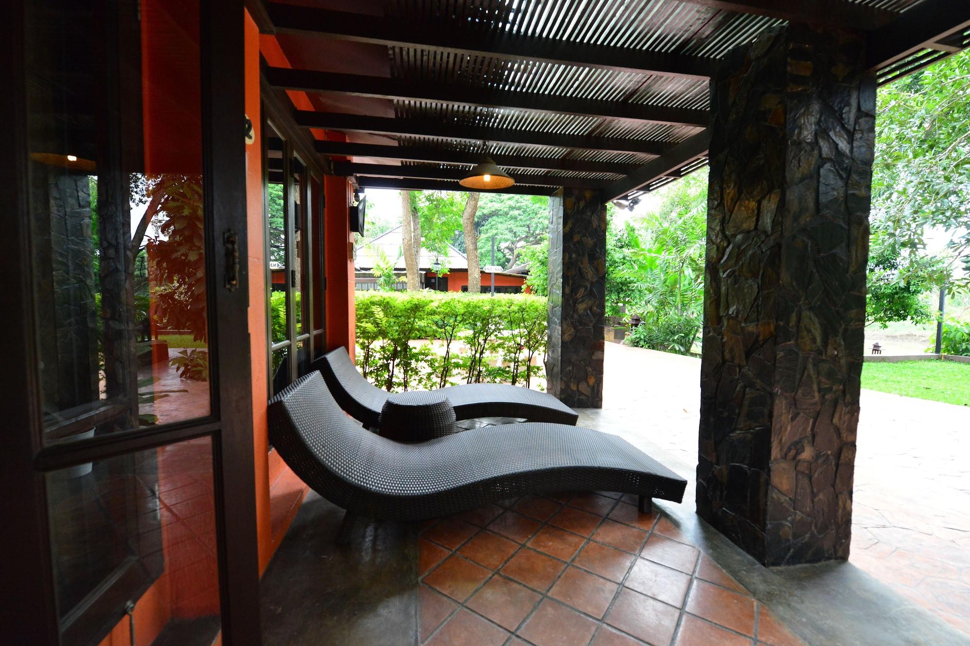Baannamping Riverside Village Hotel 3*