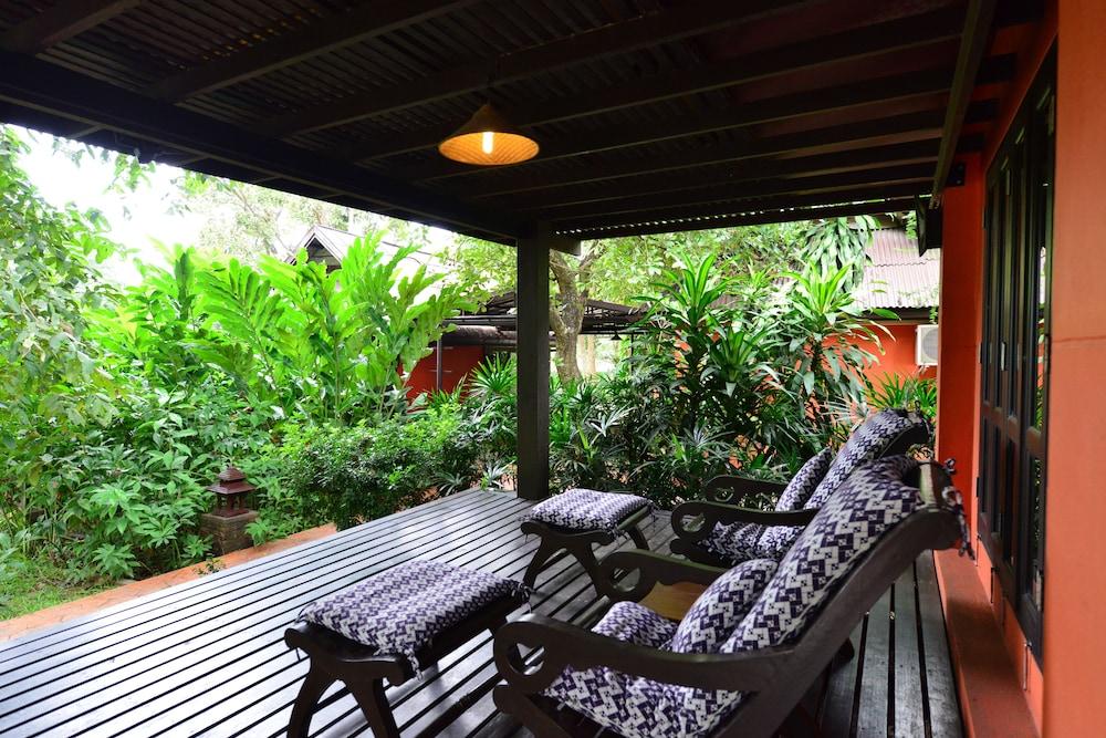 Hotel Baannamping Riverside Village 3*