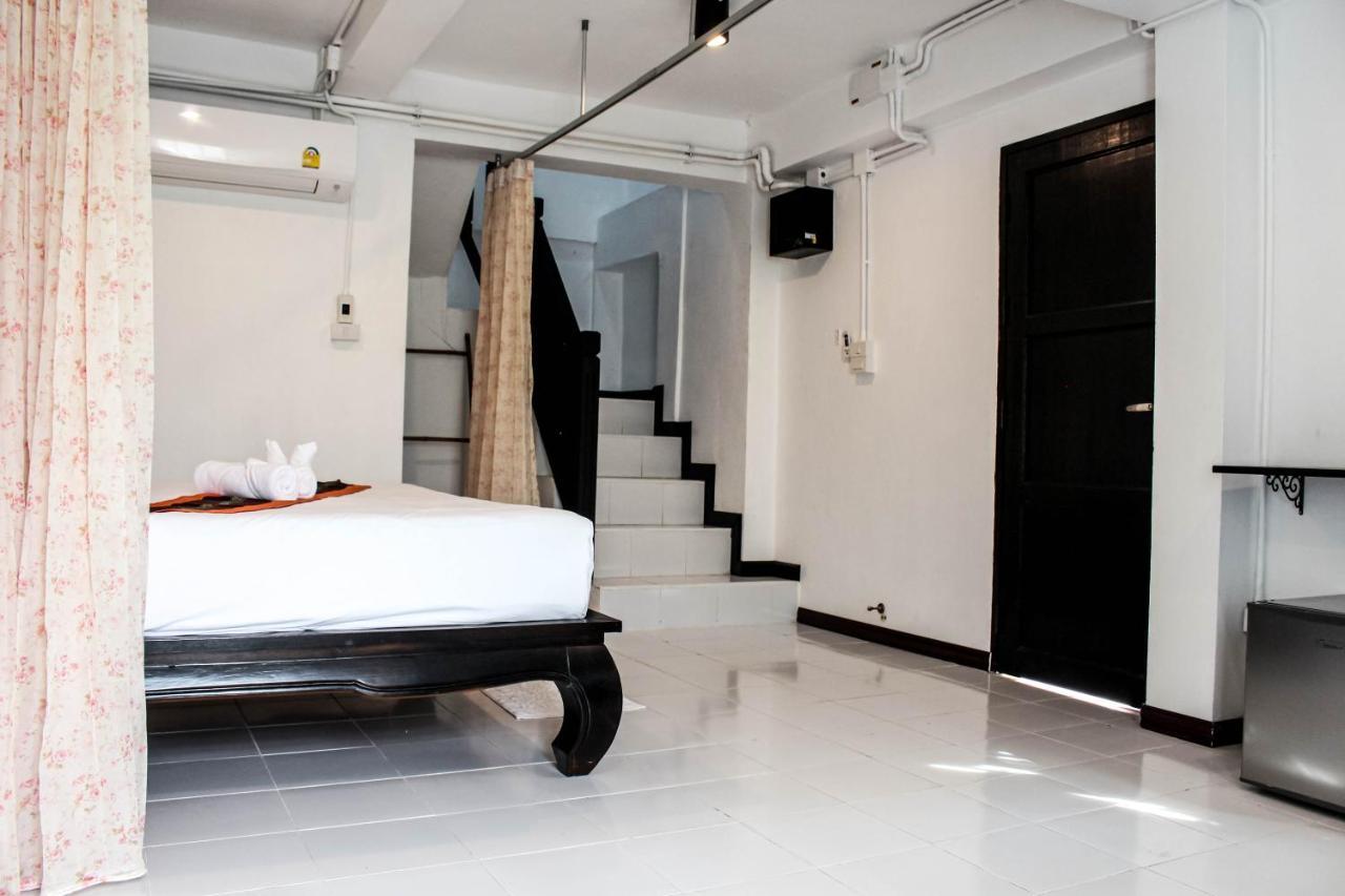 Vlodge House Hotel *