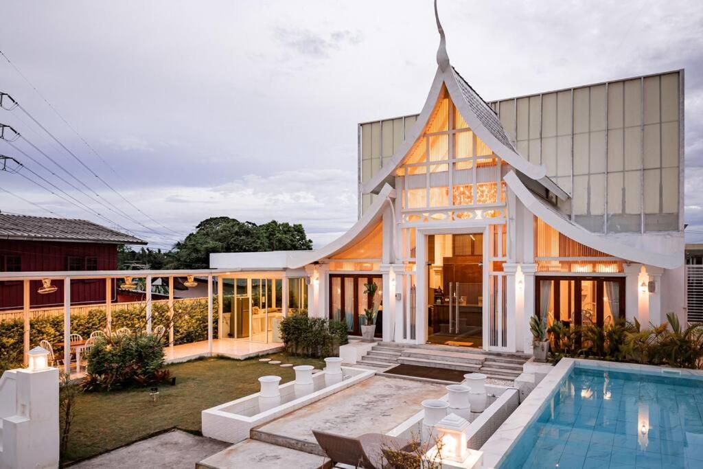 Unique Lanna Style Pool Villa Chiang Mai