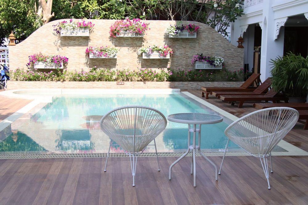 White Boutique And Chiang Mai