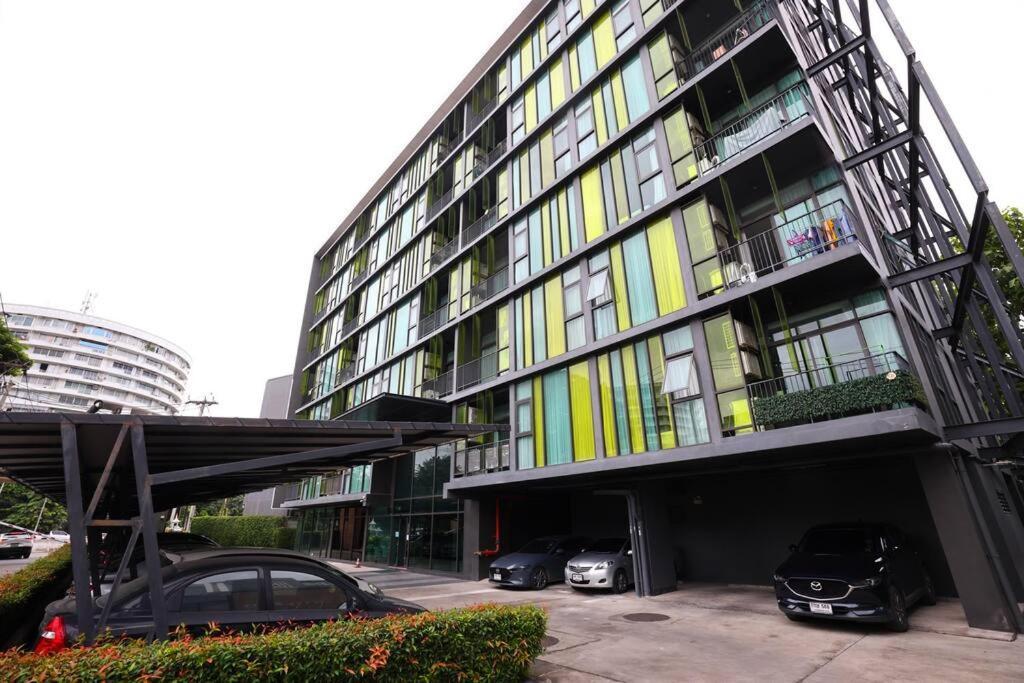 Stunning Spacious Mountain View Apartment *