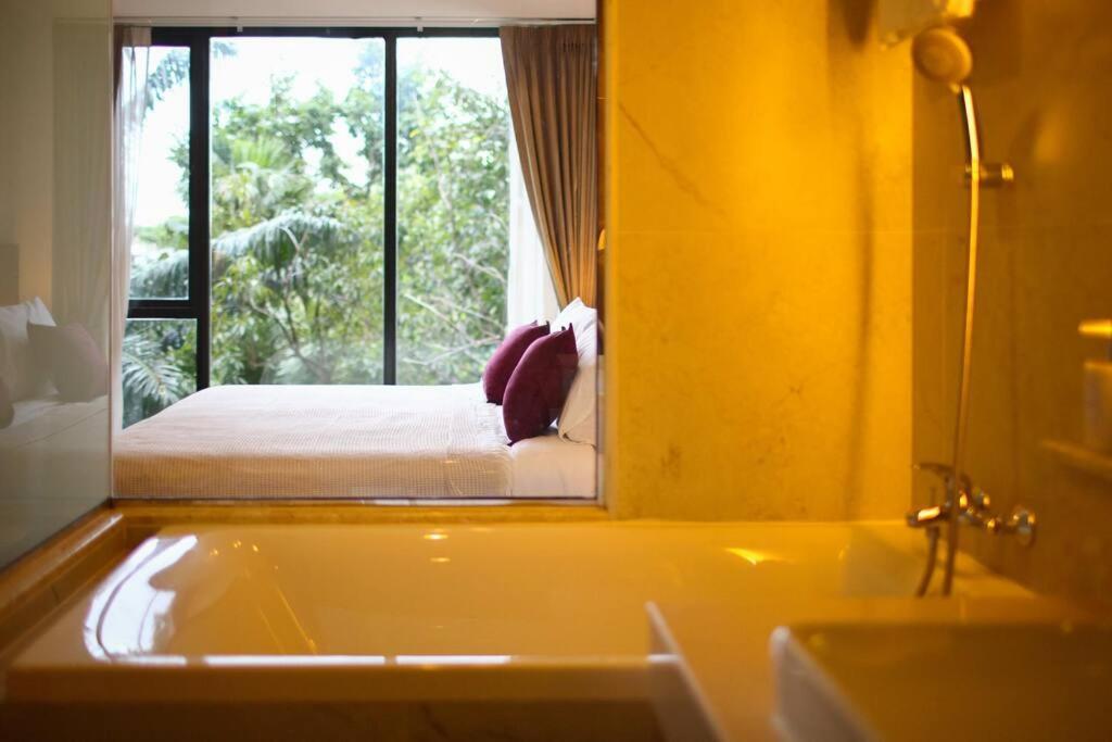 Specious Luxury 2 Bedrooms Apt. Appartement