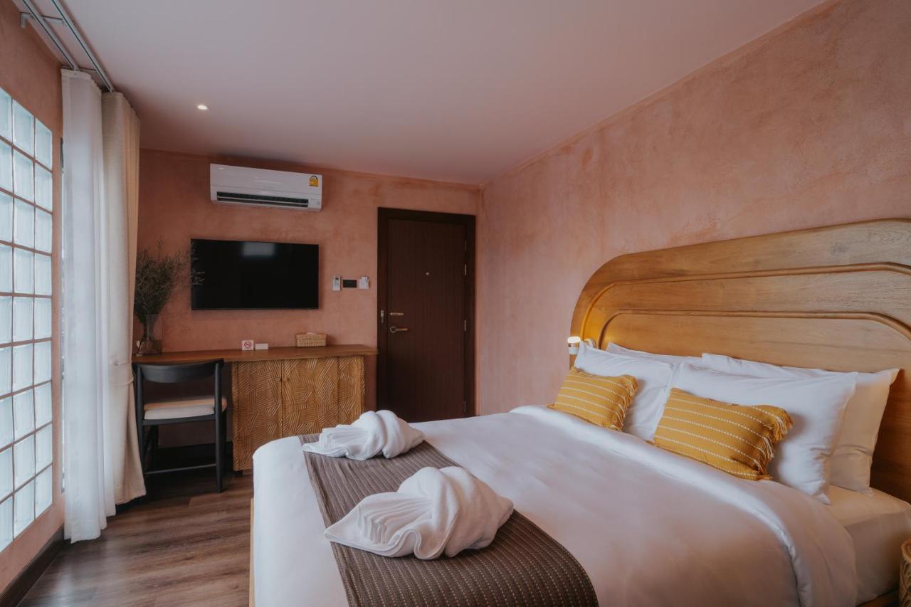 Clay Hotel