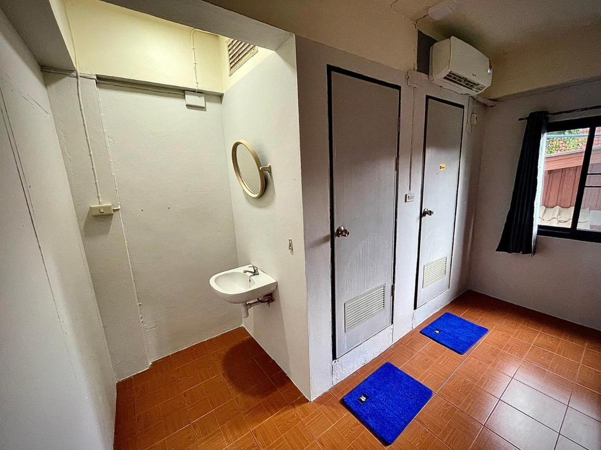 Satop Travelers Hostel *