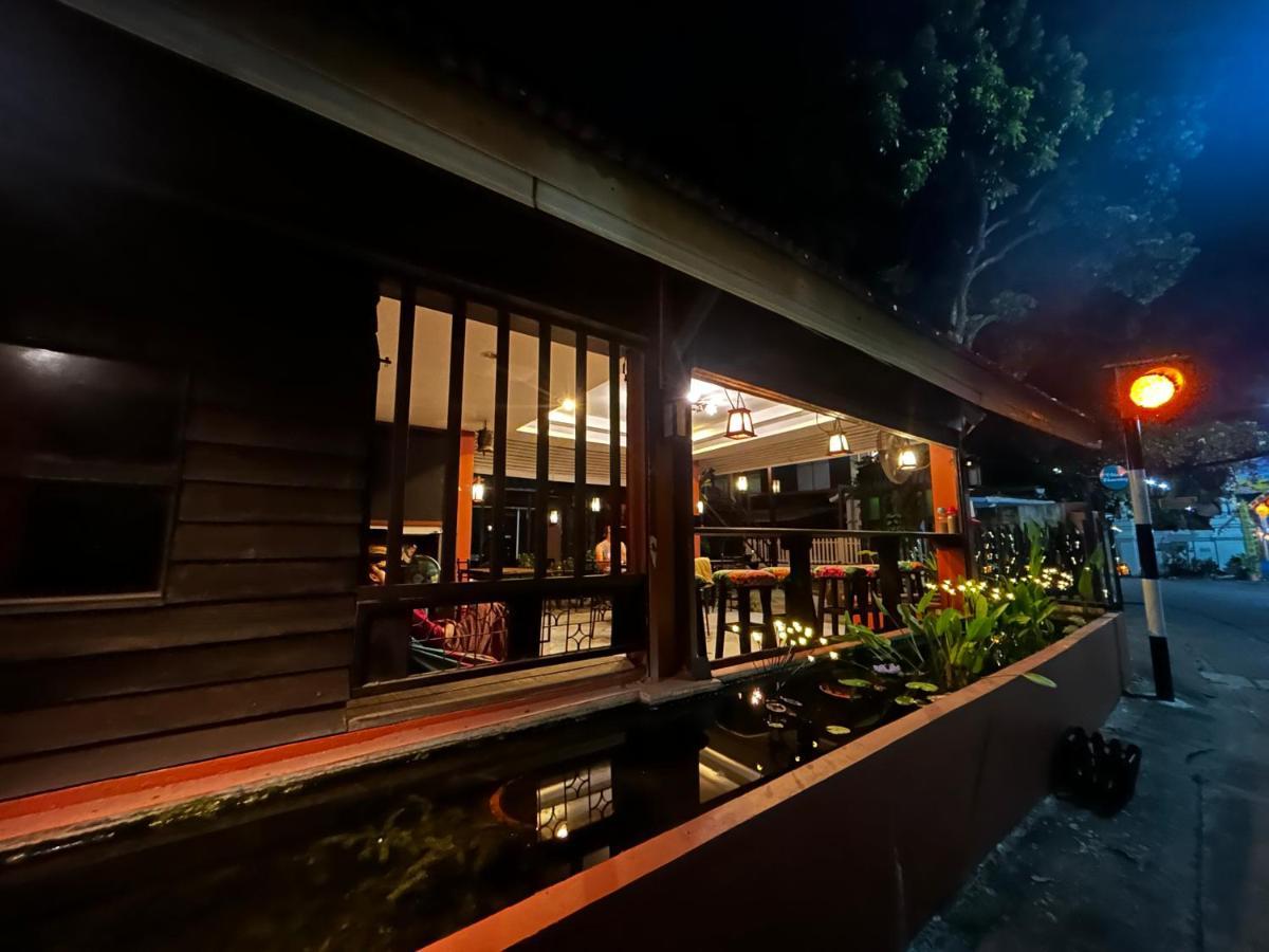 Homestay Villa's *