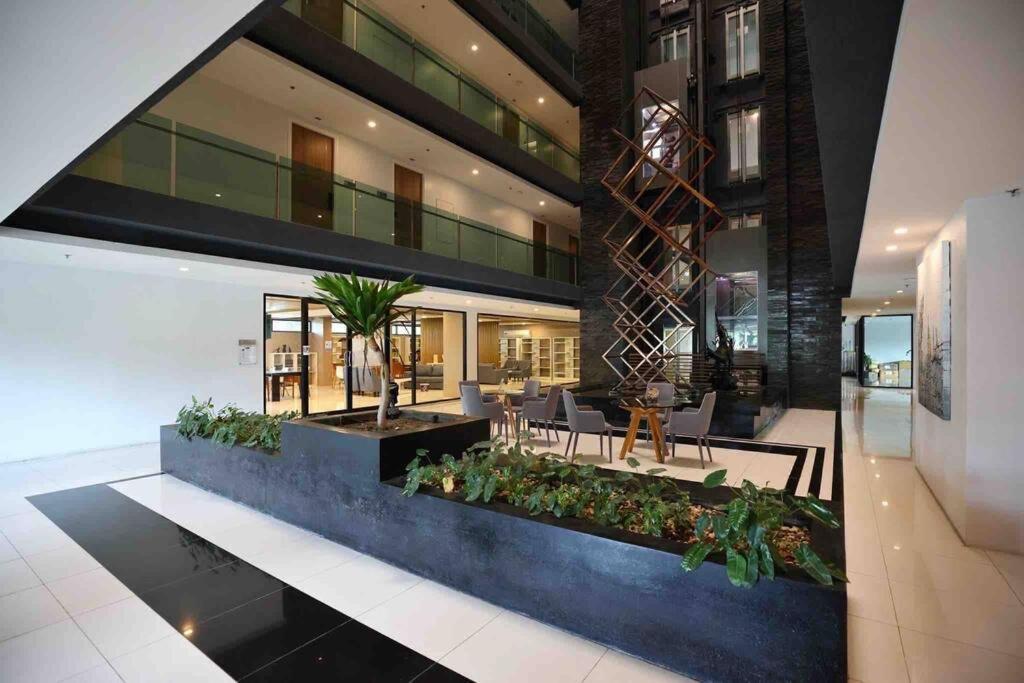 Exclusive Living The Star Hill