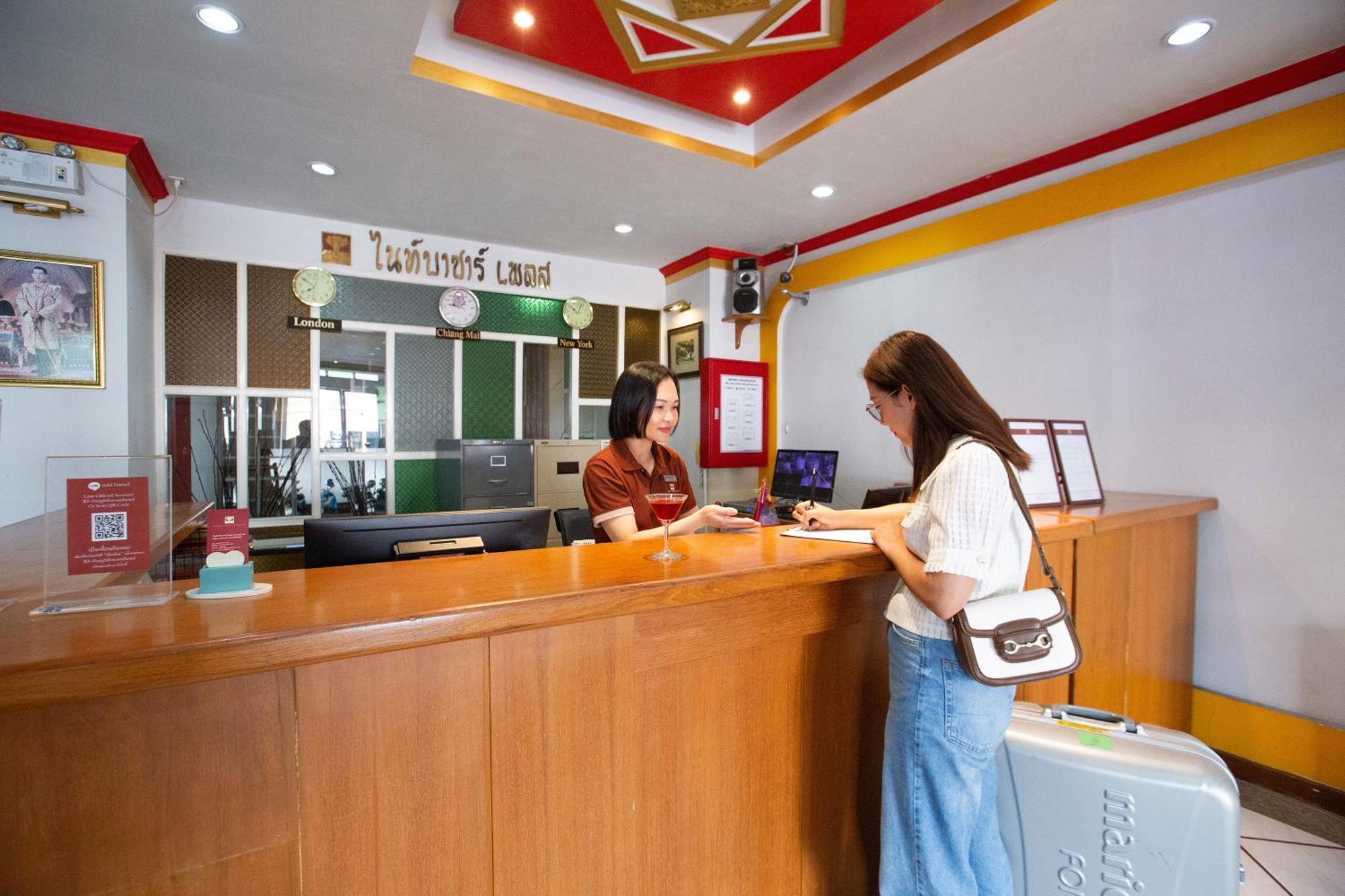 Hotel Night Bazaar Place Chiang Mai