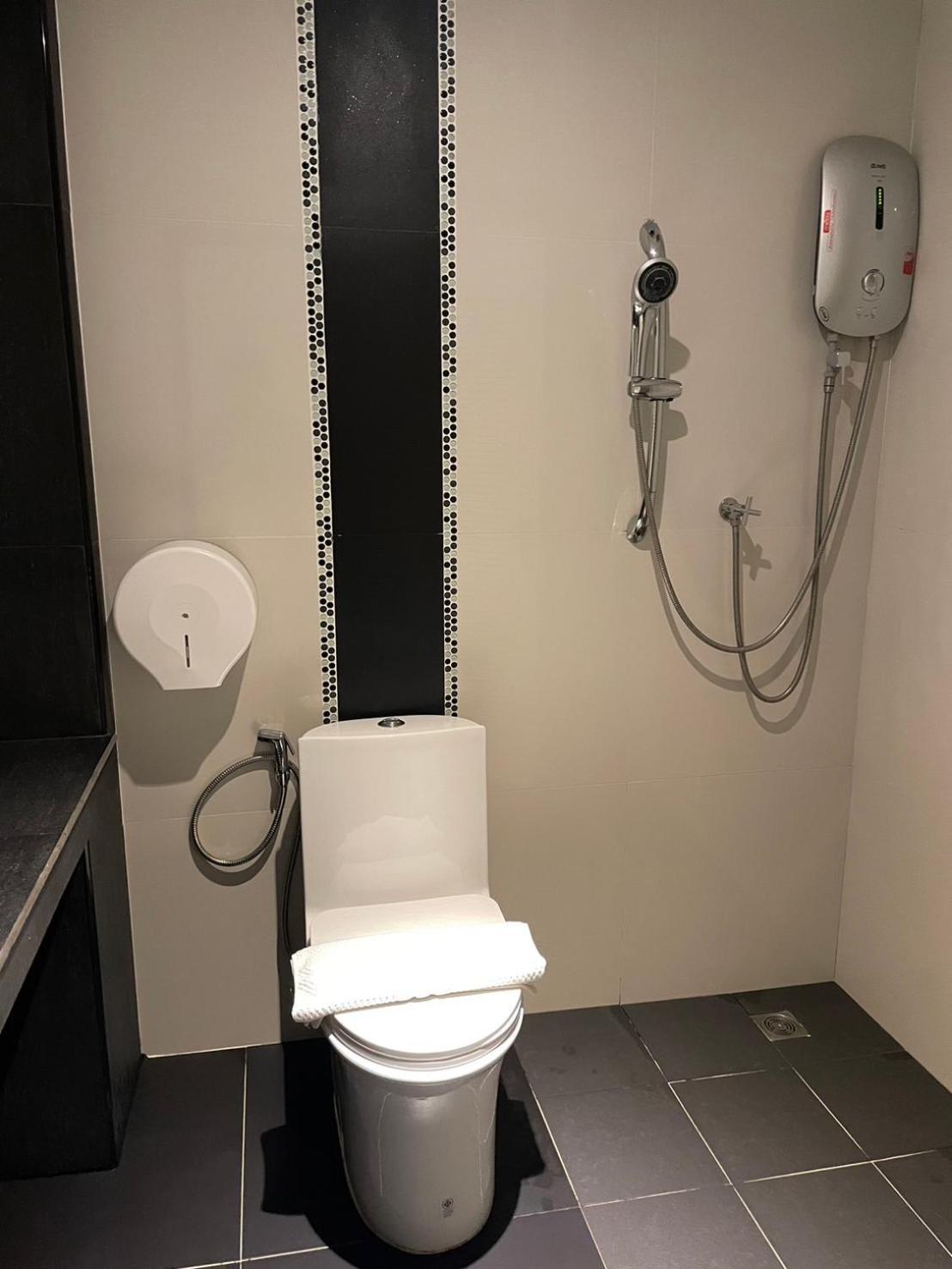 Azz Hotel 3*