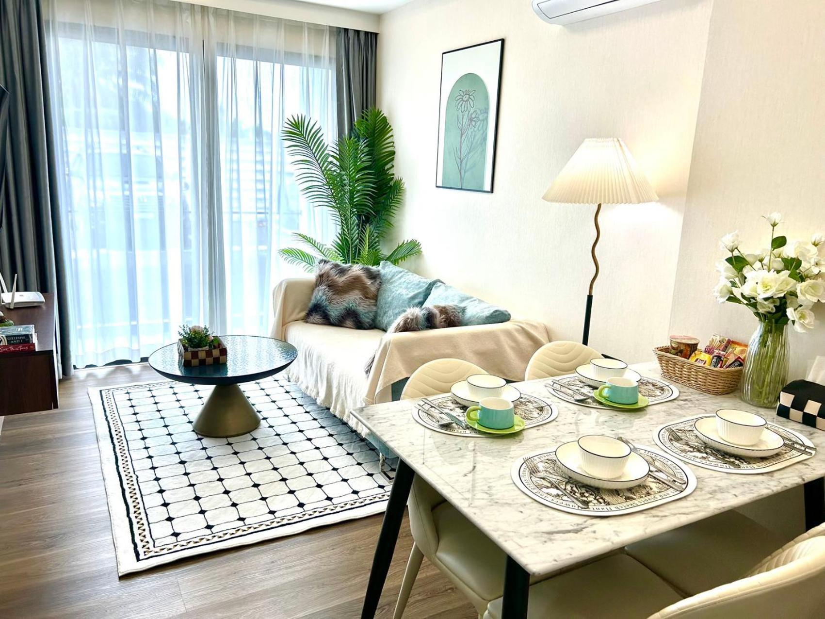 Apartment Festival Large Two Bedroom Chiang Mai
