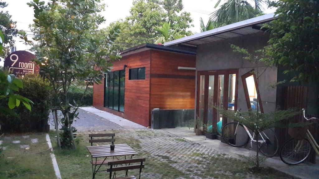 9Roomz Inn
