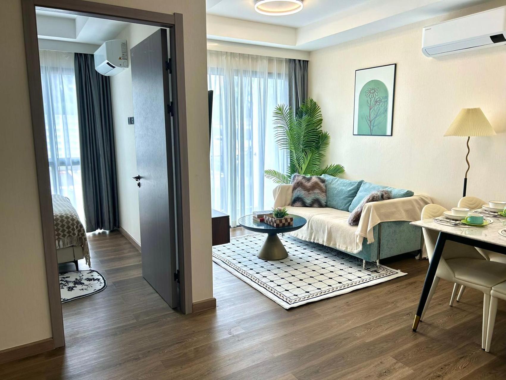 Apartment Festival Large Two Bedroom