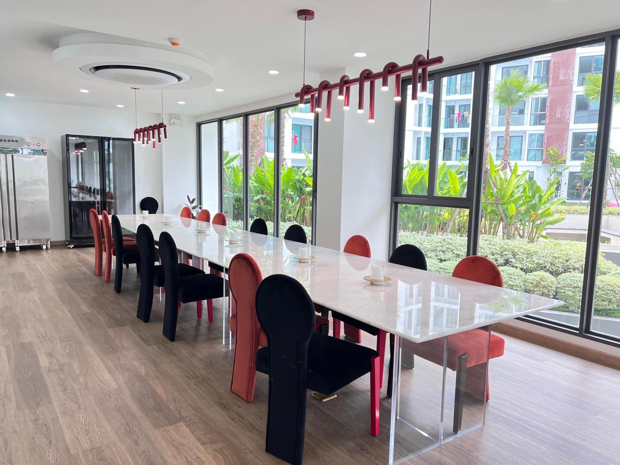 Apartment Festival Large Two Bedroom Chiang Mai