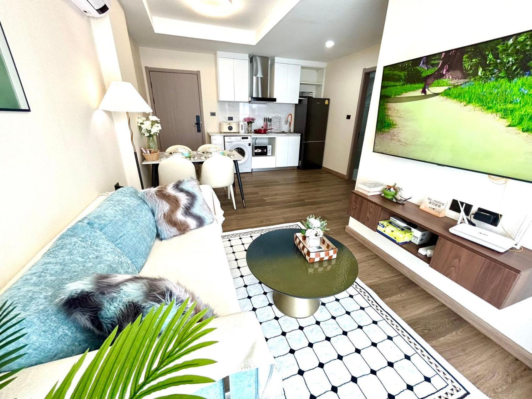 Apartment Festival Large Two Bedroom *