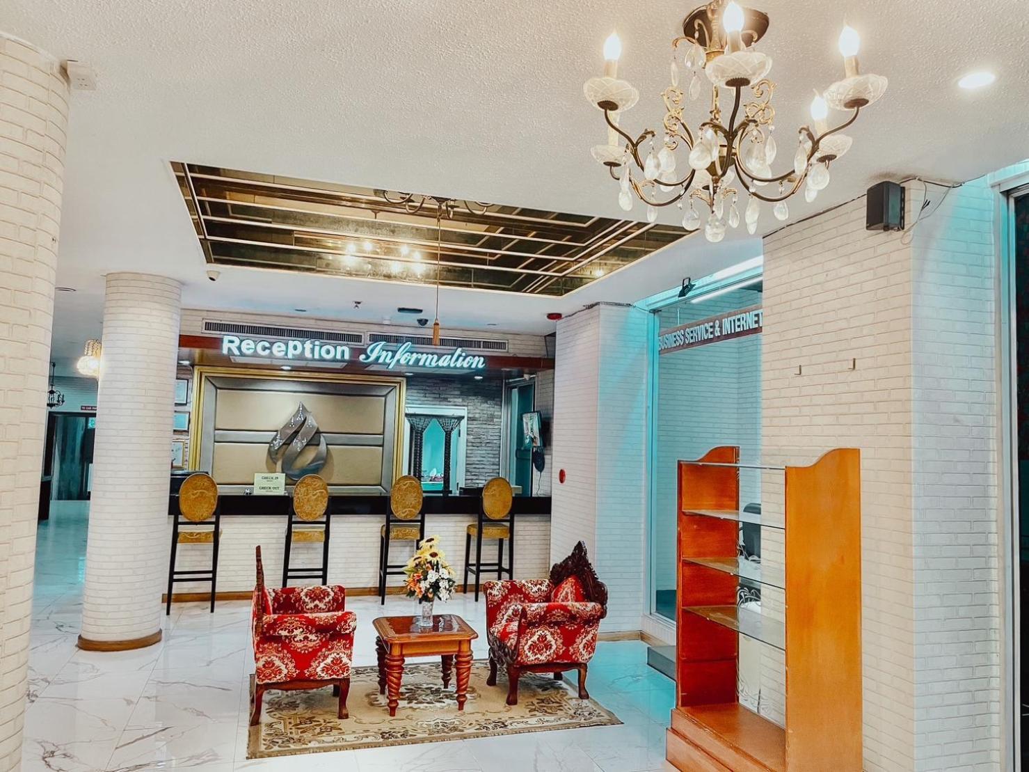 De Khuvieng Hotel