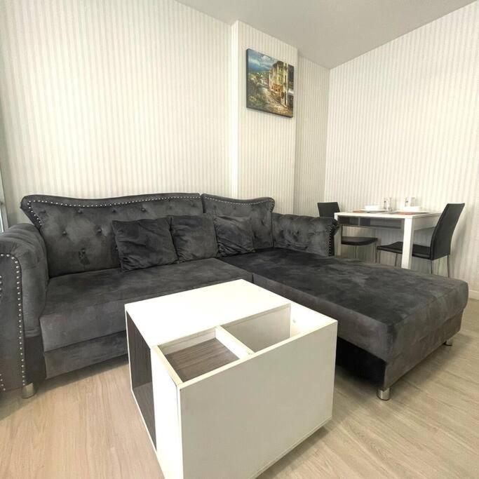 Apartment D Sign D3
