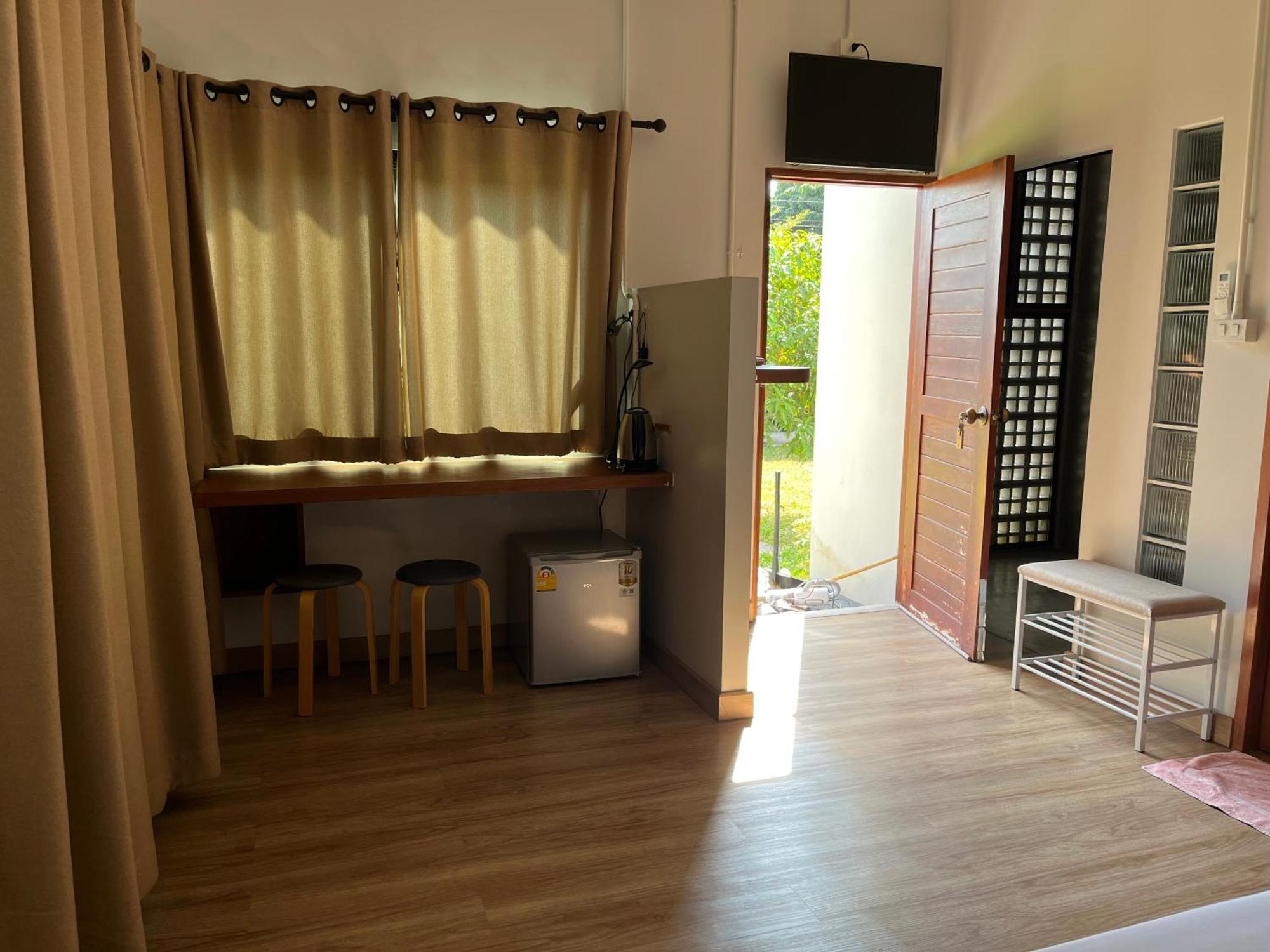 Guest house ปันสุข ห้องพักหลักร้อย Pun-suk