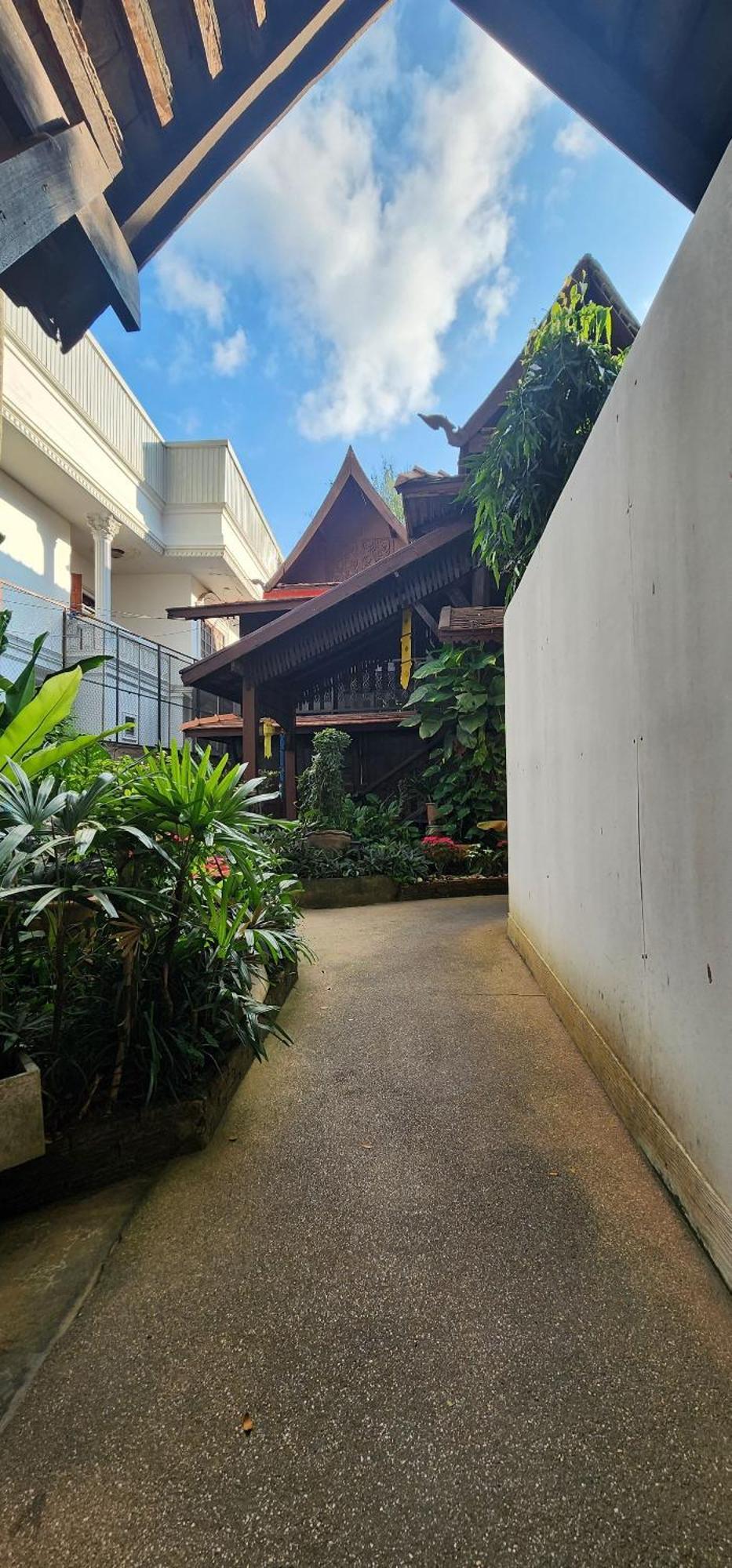 Hotel Club One Seven Gaymen Chiang Mai