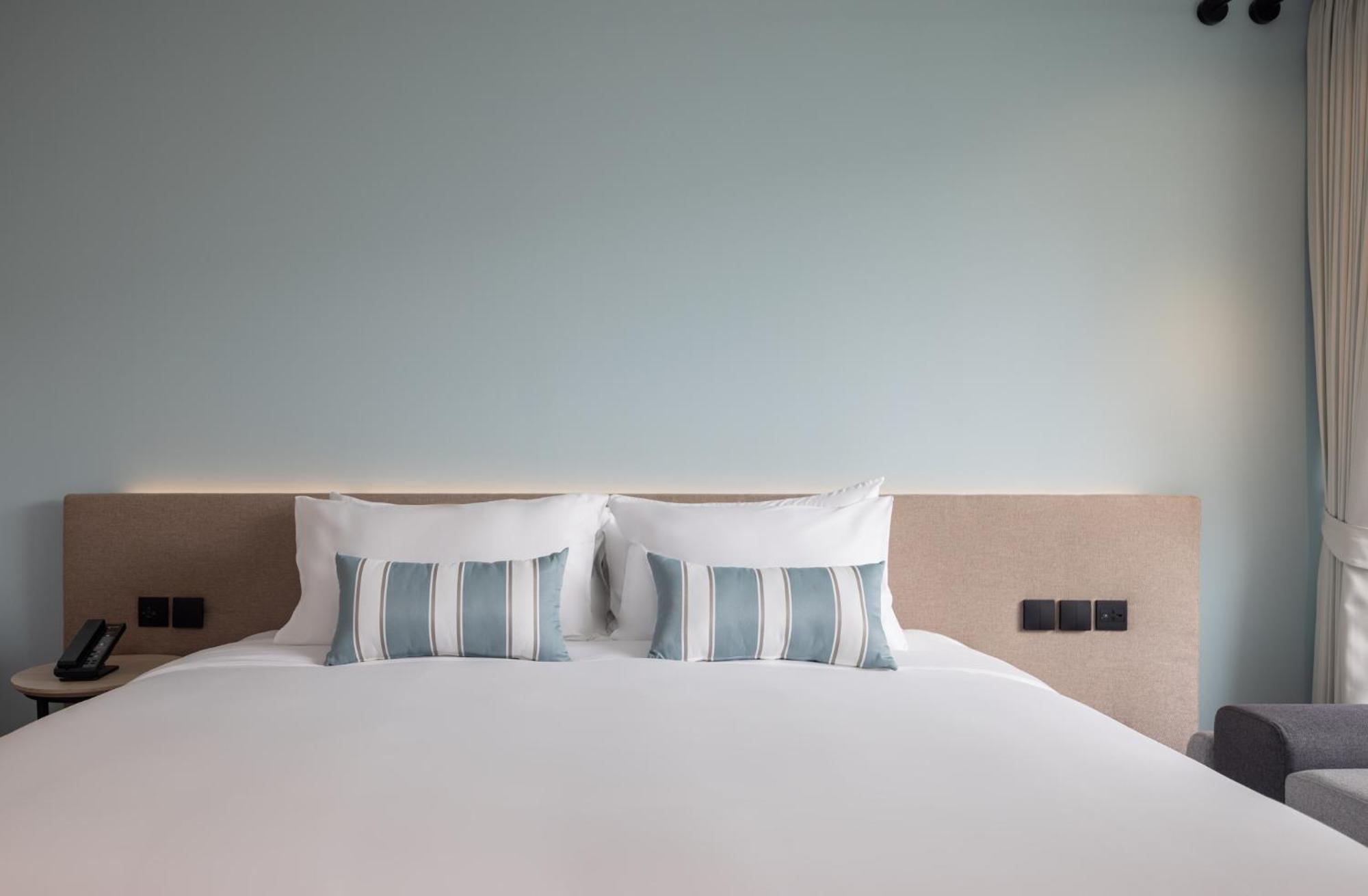 Travelodge Nimman Hotel