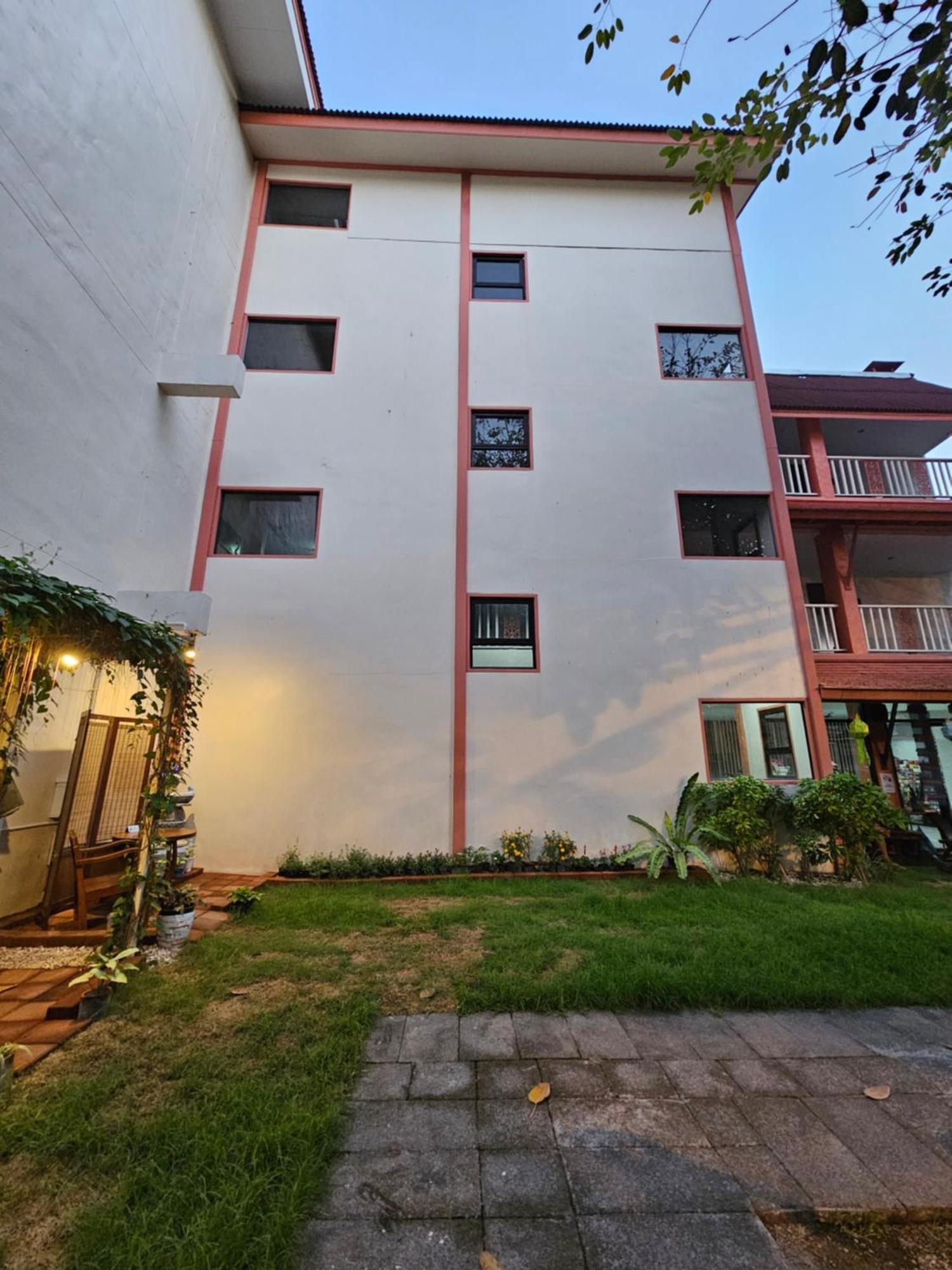 Hotel Sabaidee Chiangmai Sha
