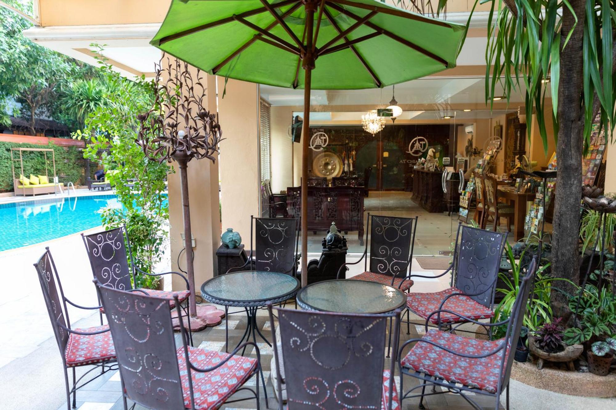 Hotel At
