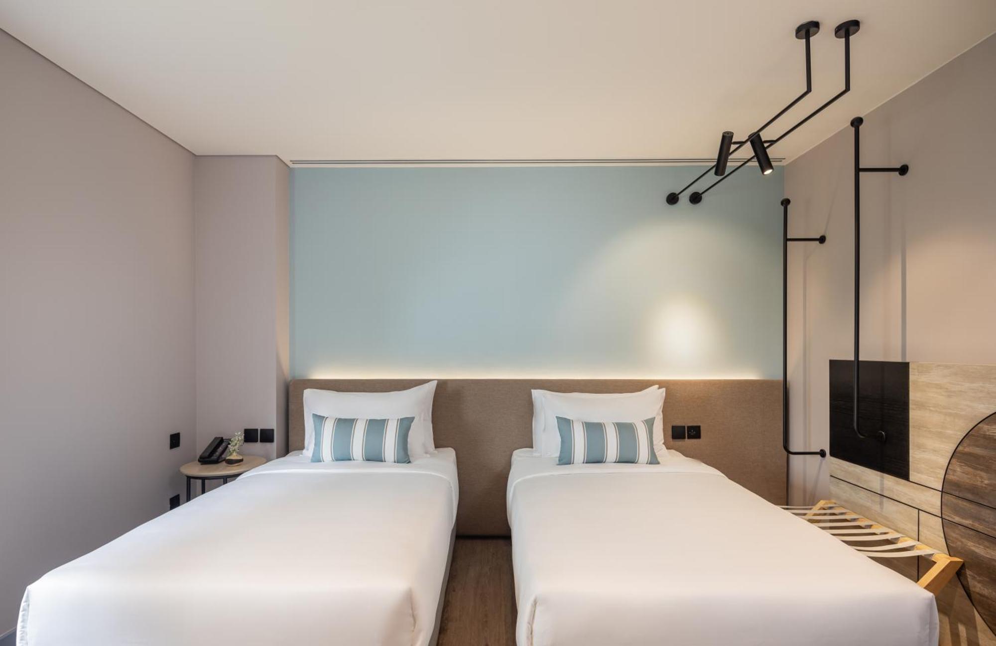 Travelodge Nimman 4*