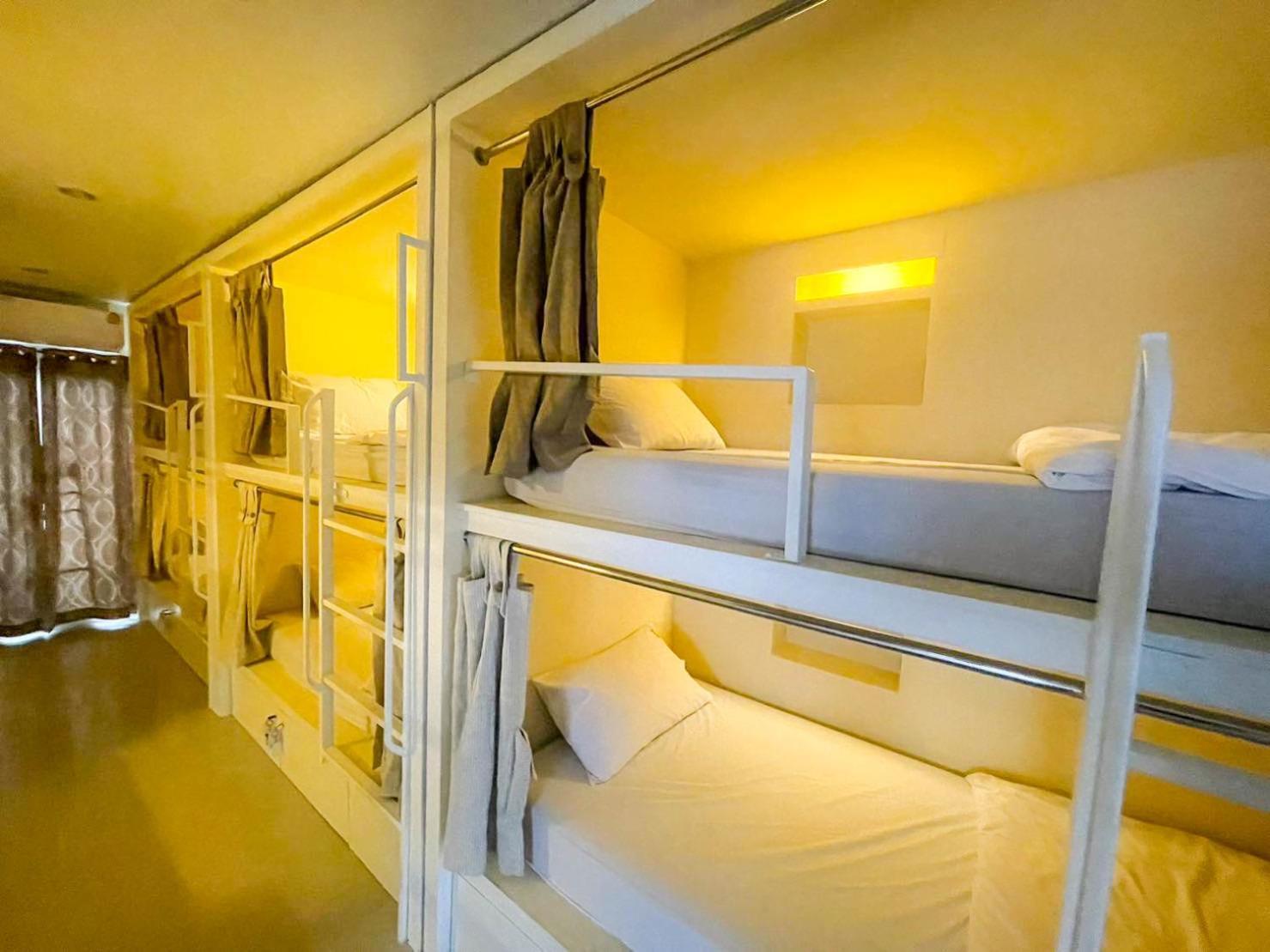 Hug Backpackers Hostel *
