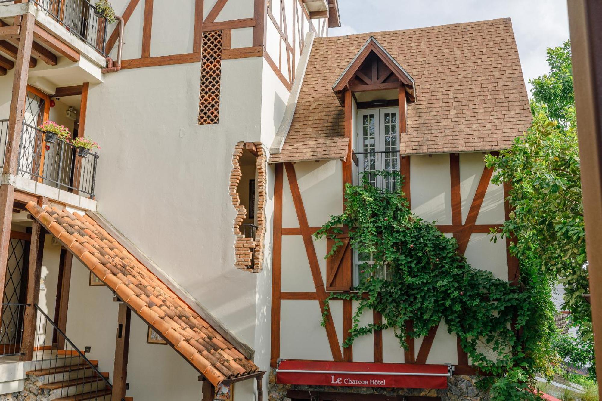 Hotel Le Charcoa Hotel