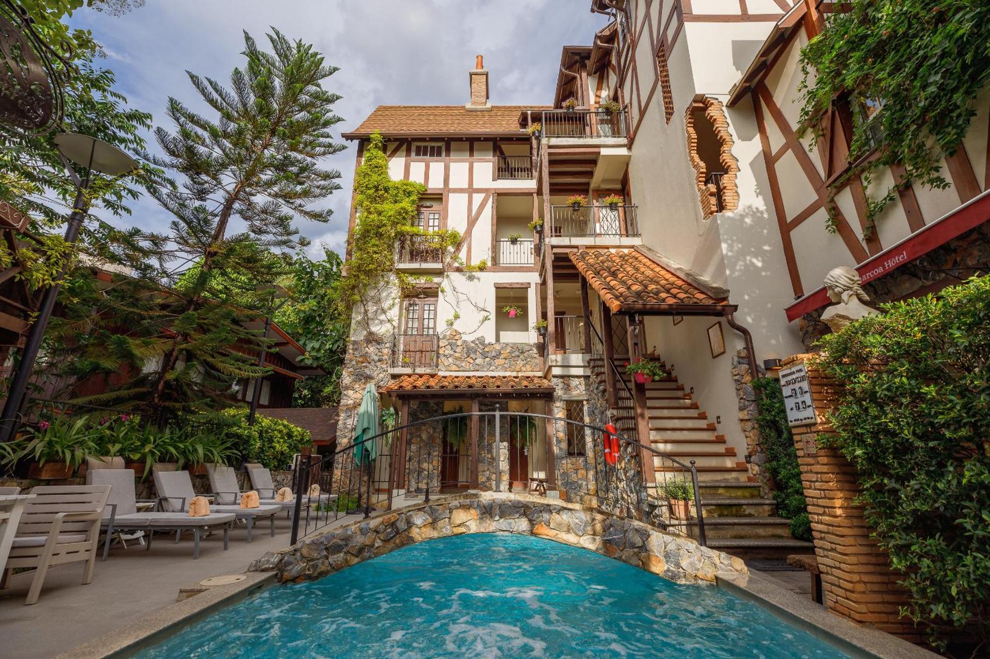 Le Charcoa Hotel