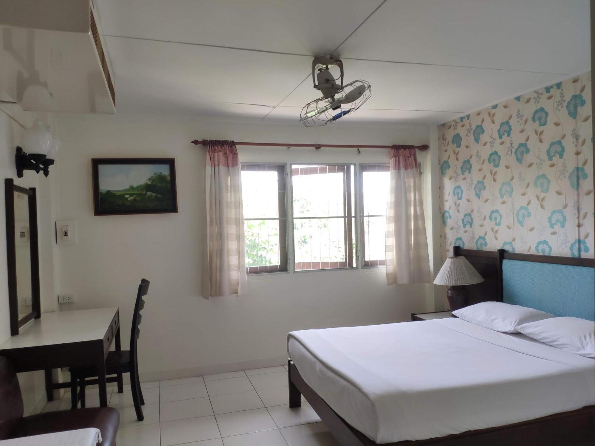 Changpuak Hotel 2*