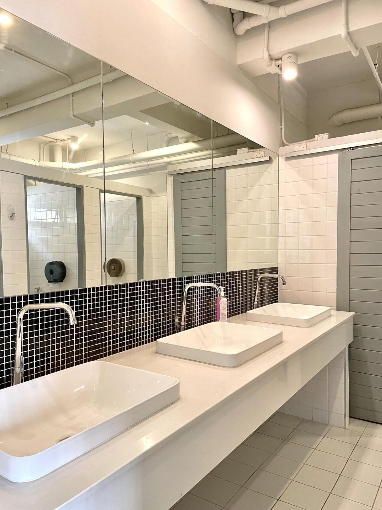 Hobnob (adults Only) Hostel