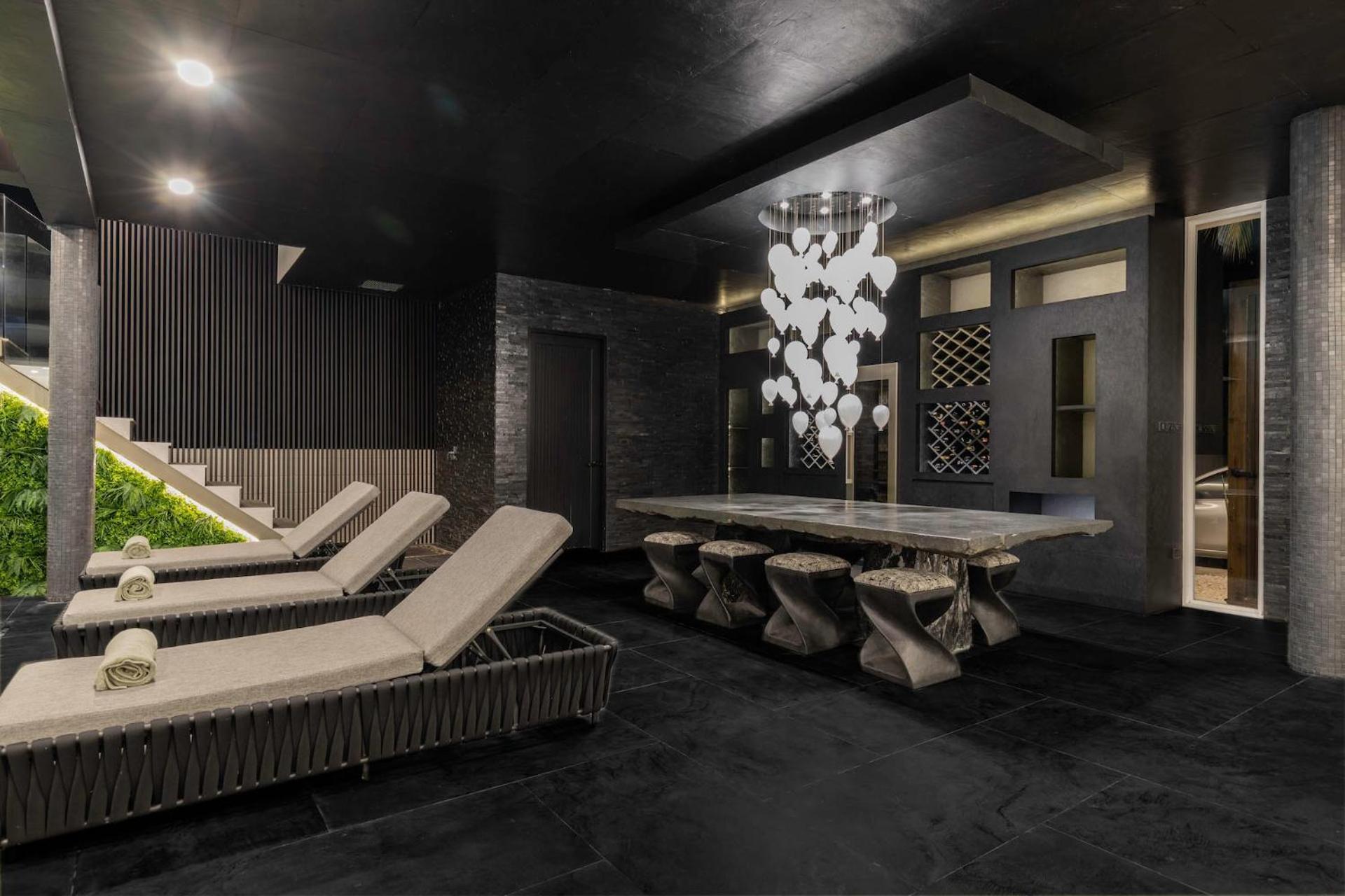 Palm - Award Winning Modern Luxury & Exclusive * Chiang Mai