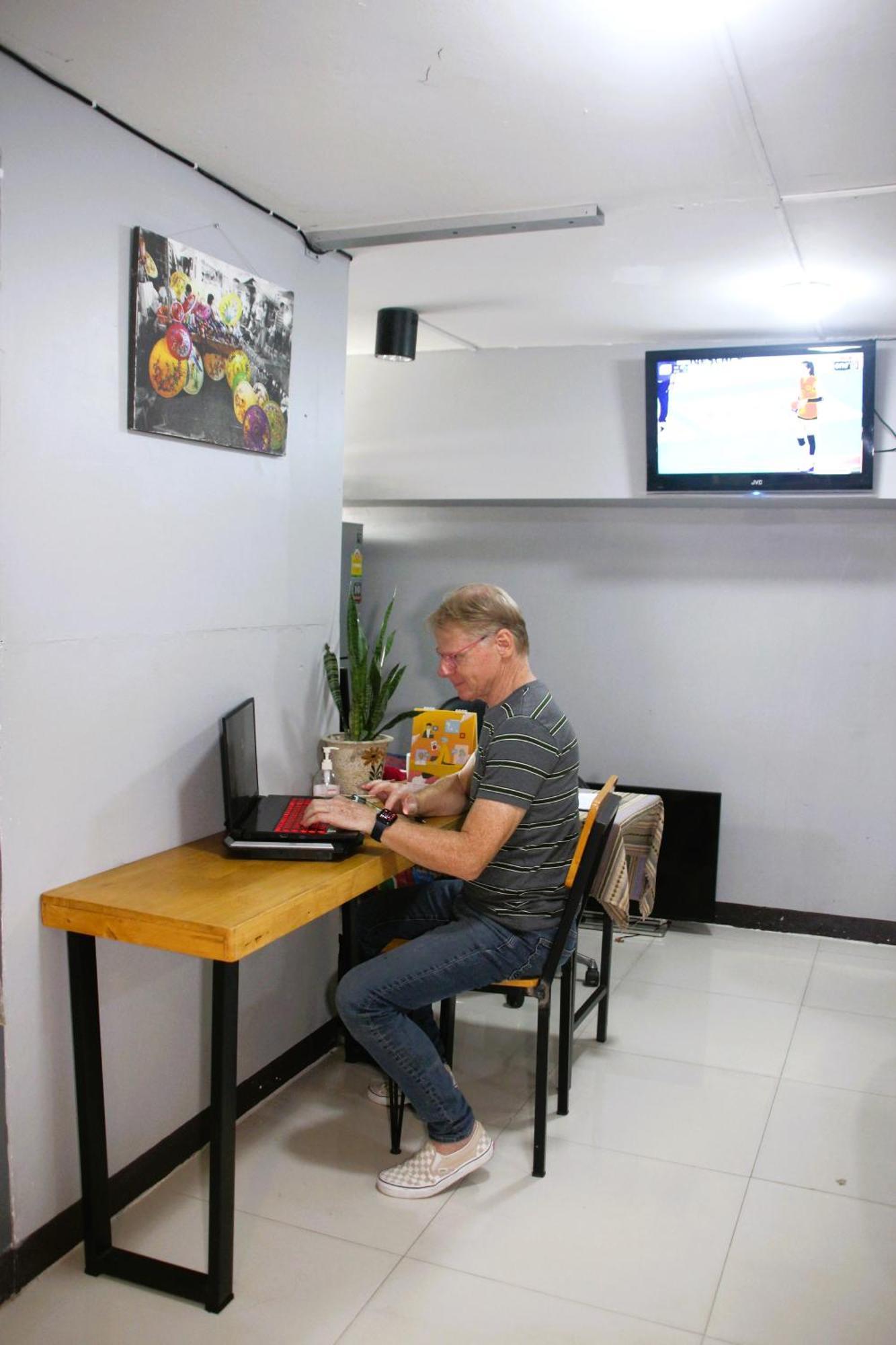 Lux Night Bazaar Hotel