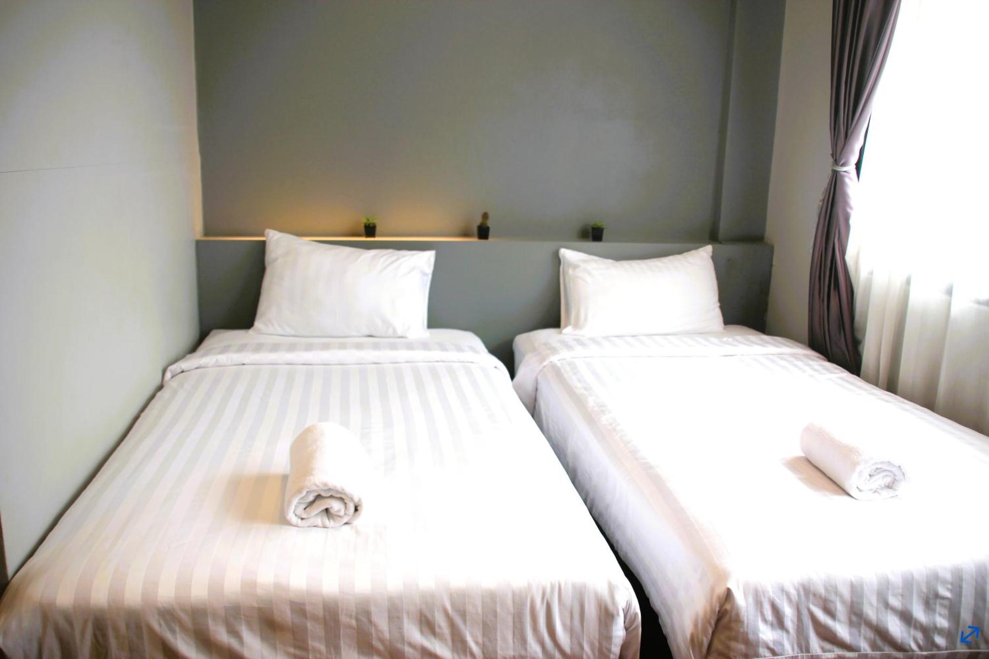 Hotel Lux Night Bazaar