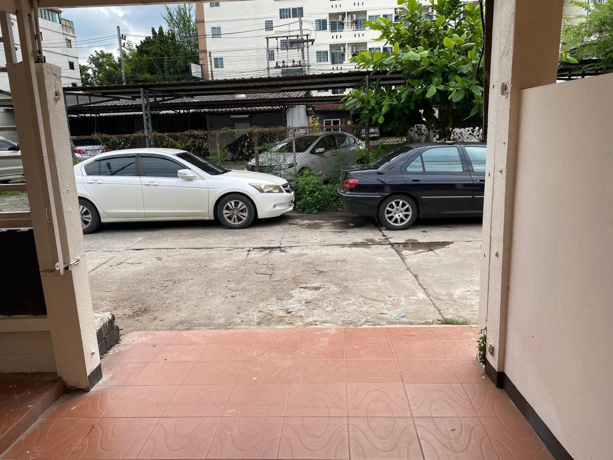 Townhouse Near Airport And Old Town *